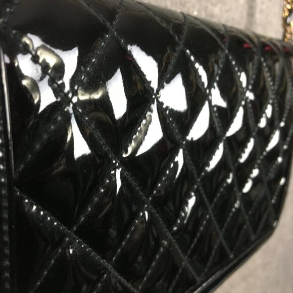 Vintage Evening Clutch Crossbody Envelope Patent Leather Quilted Black Kisslock - Picture 3 of 16